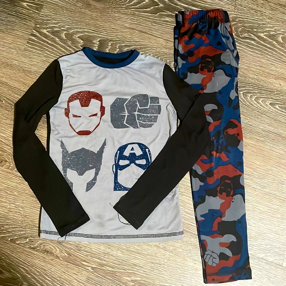 Thin Long Sleeved Marvel Pajamas